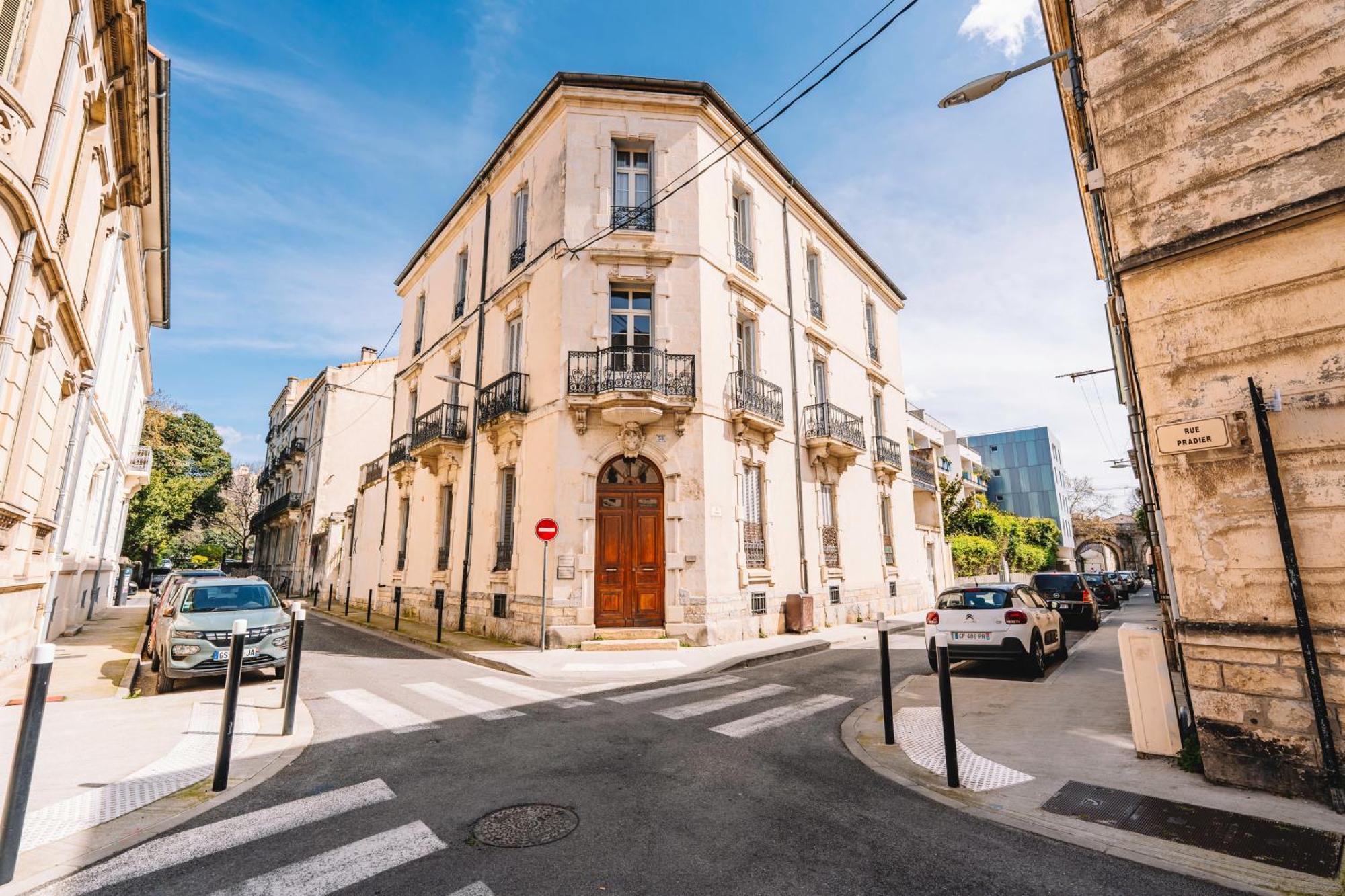 Demeure & Confort Nimes Exterior foto